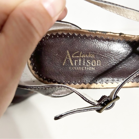 Clarks Artisan Collection Leather Strappy T-Strap Open Toe Sandals Back Heel 🟤 - Picture 11 of 13